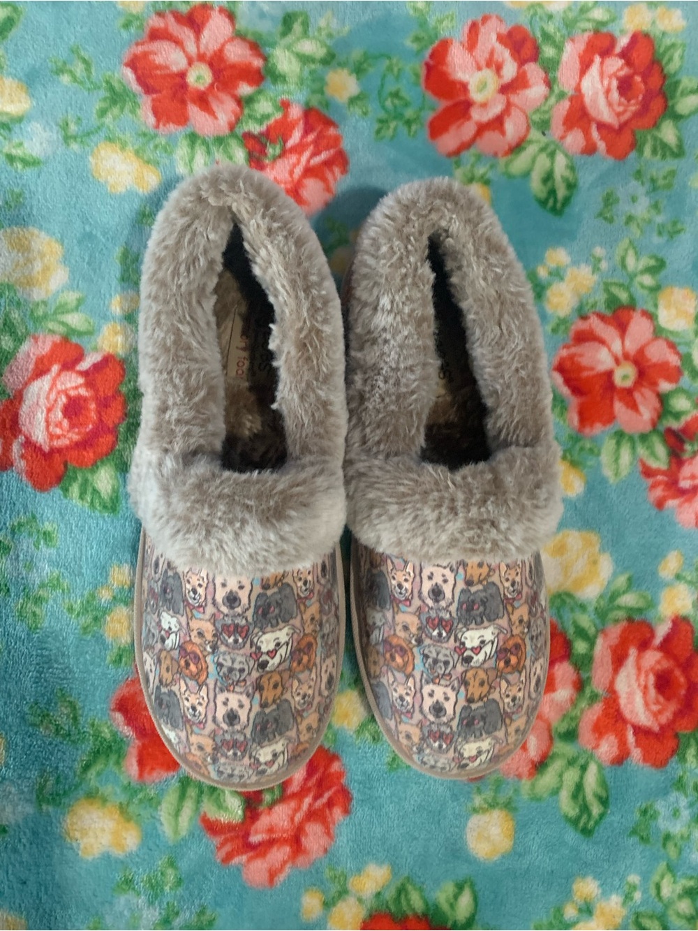 BOBS from Skechers Too Cozy Family Pups Print Soft & Warm Slippers - Picture 3 of 10